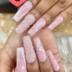 Diva Nails - Sophia the person who works at this nail shop absolutely surprised me with this amazing nail art