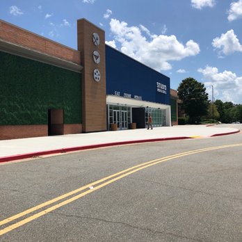 Studio Movie Grill - Dinner Theater Near Me - Alpharetta, Georgia