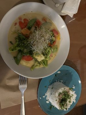 Good Earth Organic Eatery by null