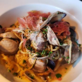 Buckeye Roadhouse - Manila Clam pasta - American Near Me - Mill Valley, California Buckeye Roadhouse - Manila Clam pasta - American Near Me - Mill Valley, California