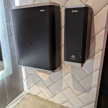 Bâton Rouge Steakhouse & Bar - Paper towel and hand sanitizer in the women's washroom - Steakhouses Near Me - Vaughan, Ontario Bâton Rouge Steakhouse & Bar - Paper towel and hand sanitizer in the women's washroom - Steakhouses Near Me - Vaughan, Ontario
