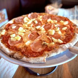 Farrelli's Pizza - Hawaiian pizza Farelli's style.