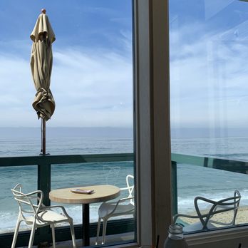 Driftwood Kitchen - The outside balcony can seat 3 maybe but 2 is best - Seafood Near Me - Laguna Beach, California Driftwood Kitchen - The outside balcony can seat 3 maybe but 2 is best - Seafood Near Me - Laguna Beach, California