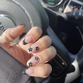 XOXO Nail Bar - full set almond shape acrylic gel X custom design - Nail Salons Near Me - Irvine, California XOXO Nail Bar - full set almond shape acrylic gel X custom design - Nail Salons Near Me - Irvine, California