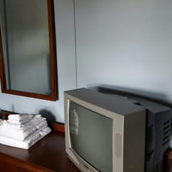 Blair House - TV & Dresser in motel 1