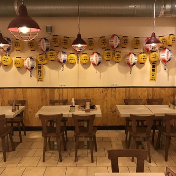 DARUMA - YA - Sitzbereich, linke Seite vom Eingang - Ramen Near Me - Dusseldorf, NW DARUMA - YA - Sitzbereich, linke Seite vom Eingang - Ramen Near Me - Dusseldorf, NW
