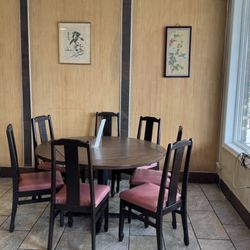 Golden Golden Bird Chinese Restaurant - One of the nice tables available