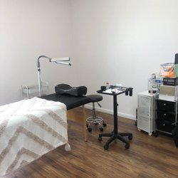 iBrow Threading & Aesthetics