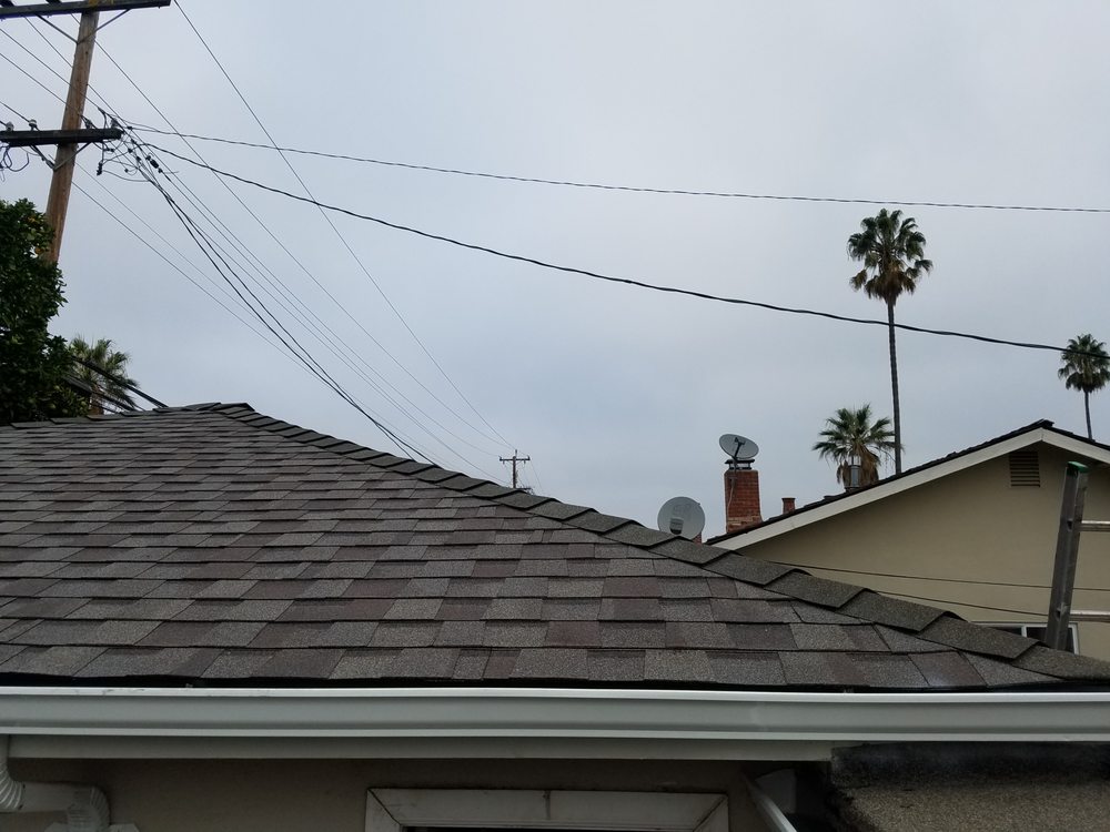 Slide of Wang's Roofing