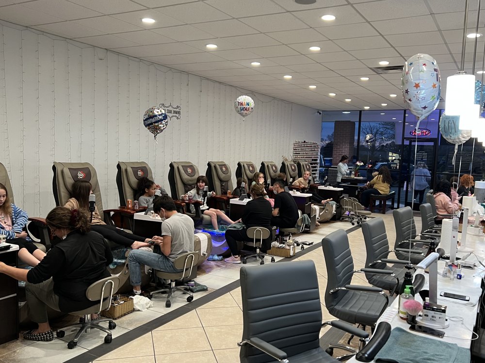 EMMA NAIL’S SPA Updated October 2024 16 Photos 8652 E Brainerd Rd, Chattanooga, Tennessee