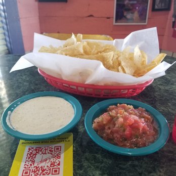 Chuy's - Chips and salsa - Mexican Near Me - San Antonio, Texas