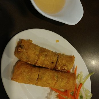 Bong Lua Vietnamese Restaurant - Fried spring roll 5.50 - Vietnamese Near Me - Scarborough, Ontario