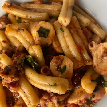 Piccolina Toscana - a pasta dish with meat and vegetables - Italian Near Me - Wilmington, Delaware Piccolina Toscana - a pasta dish with meat and vegetables - Italian Near Me - Wilmington, Delaware