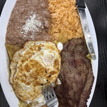 Lindo Michoacan - Chilaquiles Gandallas con Carne Asada & Green Salsa - Mexican Near Me - Anaheim, California Lindo Michoacan - Chilaquiles Gandallas con Carne Asada & Green Salsa - Mexican Near Me - Anaheim, California