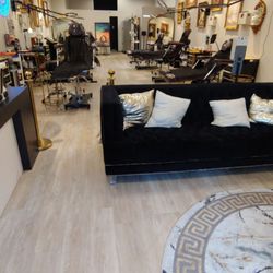 Blxck Label Collective - Full view of salon