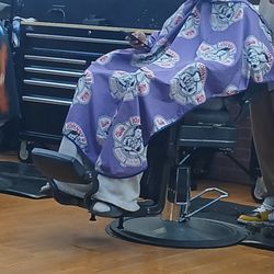 Headliners Barbershop
