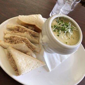 Gus O'Connor's - Seafood chowder and tuna sandwich - Pubs Near Me - Doolin, CE Gus O'Connor's - Seafood chowder and tuna sandwich - Pubs Near Me - Doolin, CE
