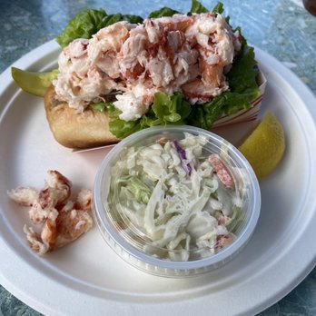 BG's Boathouse Restaurant - Lobster roll on a gluten free roll with homemade coleslaw - Seafood Near Me - Portsmouth, New Hampshire BG's Boathouse Restaurant - Lobster roll on a gluten free roll with homemade coleslaw - Seafood Near Me - Portsmouth, New Hampshire