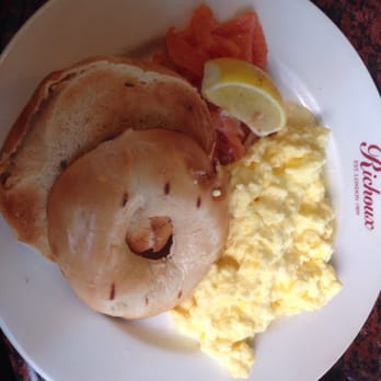 Richoux - Salmon and eggs with bagel - British Near Me - London, XGL Richoux - Salmon and eggs with bagel - British Near Me - London, XGL