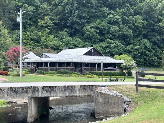 Cascade Hollow Distilling Co. (George Dickel Distillery) by null