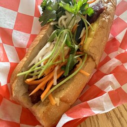 Charbroiled Pork Rolls/thit Nuong Cuon