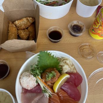The Bop - Rainbow bowl/kimchi mandoo/hamachi bowl - Asian Fusion Near Me - Los Angeles, California