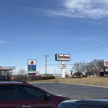 Beef-a-Roo - Signage - American Near Me - Rockford, Illinois