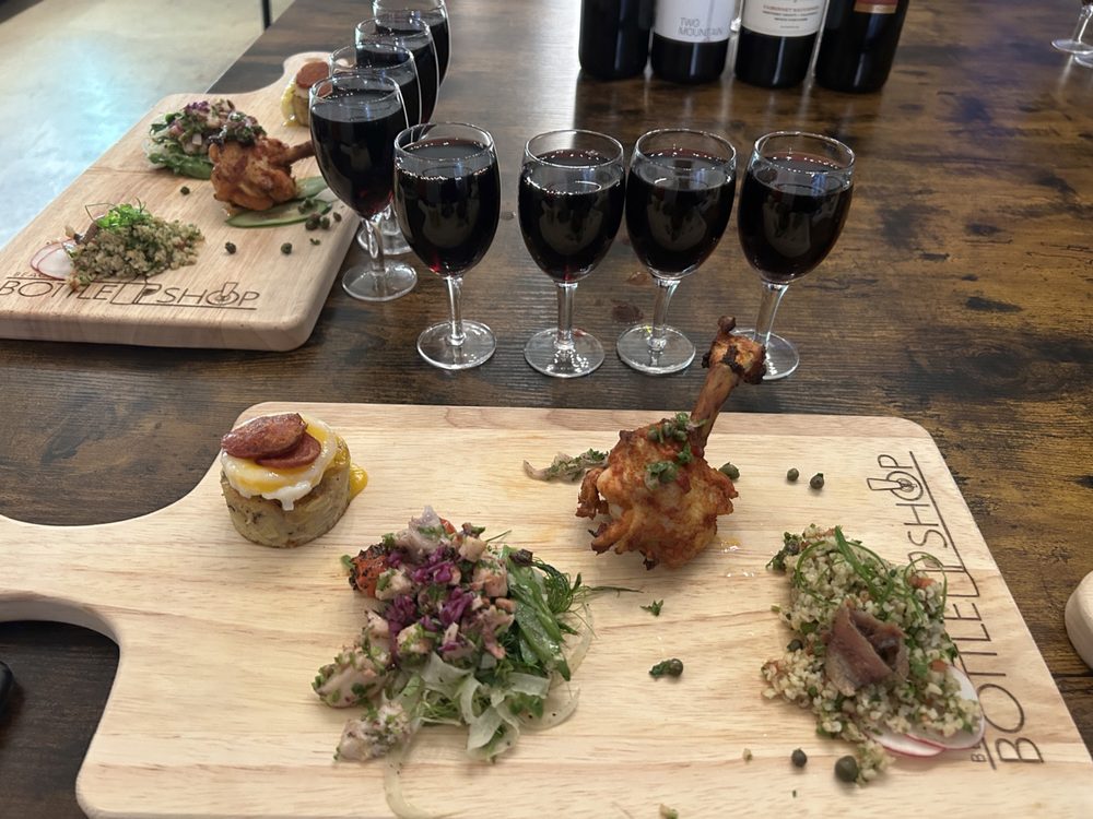 Beach Road Bottle Shop Logo