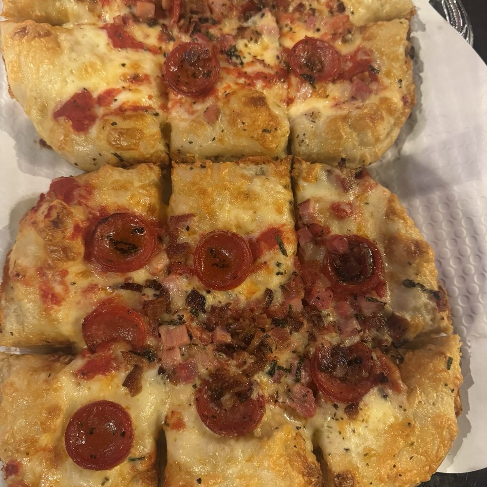 HUB Stadium Novi - Pizza - Lounges Near Me - Novi, Michigan HUB Stadium Novi - Pizza - Lounges Near Me - Novi, Michigan