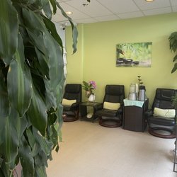 Big Feet - I love this place so much super clean because I'm a little ocd and my massage is so amazing. Cassie is the best... ty so much