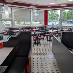 Steak ’n Shake - Inside