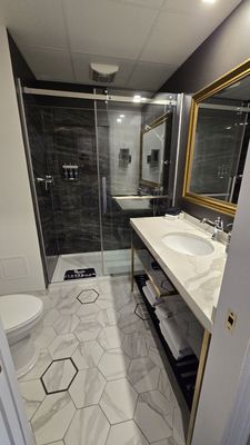 Clarendon Hotel by null