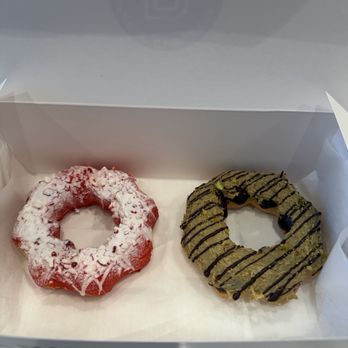 Paris Baguette - Peppermint and Dubai mochi donut - Bakeries Near Me - Houston, Texas Paris Baguette - Peppermint and Dubai mochi donut - Bakeries Near Me - Houston, Texas