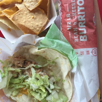Del Taco - Chicken soft taco, reg nachos, 1/2 lb bean cheese burrito red sauce - Fast Food Near Me - Commerce, California