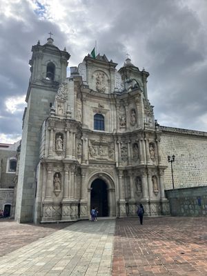 Basílica de Nuestra Señora de la Soledad by null