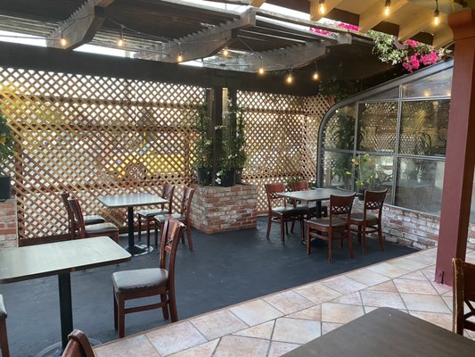 Papillon Restaurant by null