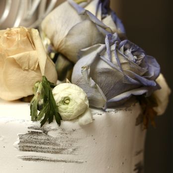 A La Modon Events - Close up of our wedding cake. - Wedding Planning Near Me A La Modon Events - Close up of our wedding cake. - Wedding Planning Near Me