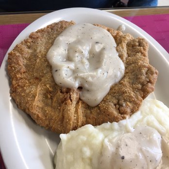 Blue Holler Cafe - Giant serving of country fried steak with side of mashed potatoes - Cafes Near Me - Mammoth Cave, Kentucky