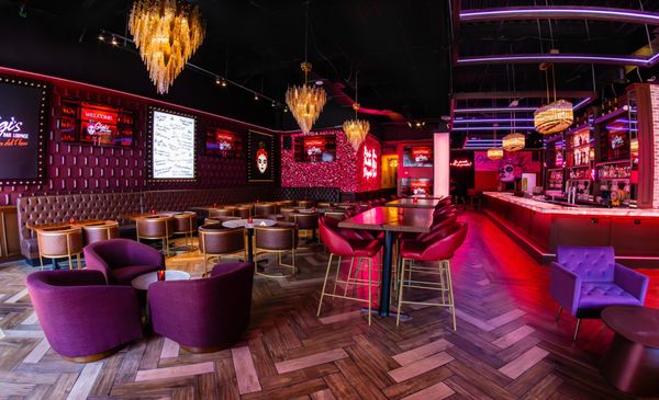 Gigi's Bar & Lounge by null