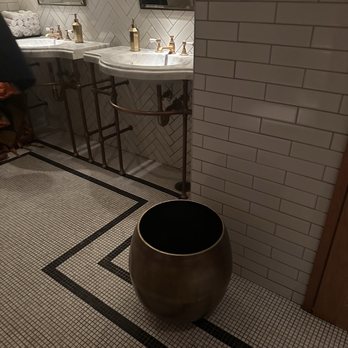 Oceans New York - Bathroom - Seafood Near Me - New York, New York Oceans New York - Bathroom - Seafood Near Me - New York, New York