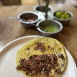 Taquería Los Cocuyos - Quesadilla Suadero (MX $40)
