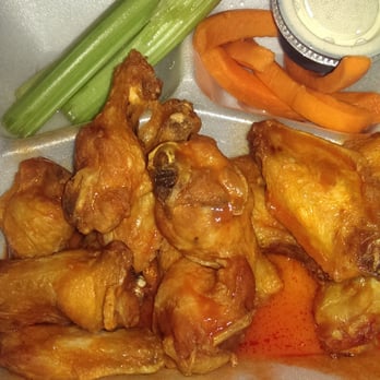 Café Central - And another order of the hot wings.. But it wasn't as crispy as the night before.. Still yummy!! - American Near Me - Reno, Nevada Café Central - And another order of the hot wings.. But it wasn't as crispy as the night before.. Still yummy!! - American Near Me - Reno, Nevada