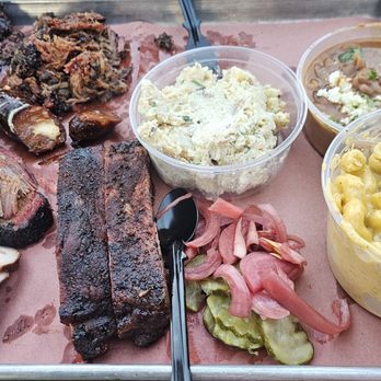 Hurtado Barbecue - El Jefe - Barbeque Near Me - Arlington, Texas