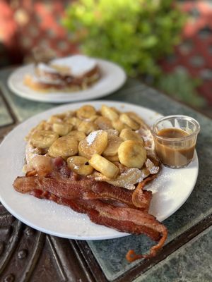 Café Nouveau by null