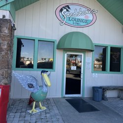 Sandshaker Lounge & Package Store - Outside