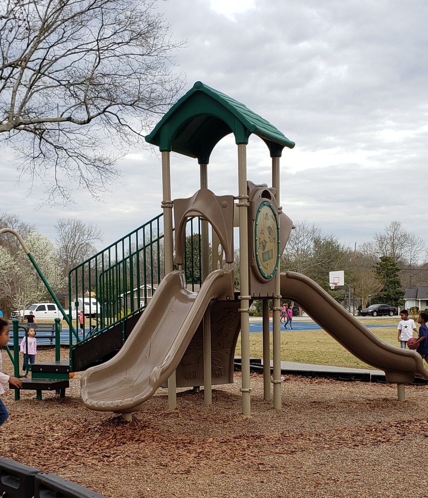 Pine Forest Park Image