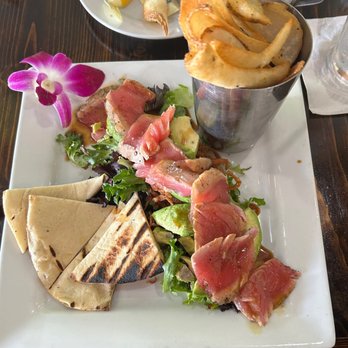 Zest Kitchen & Bar - Seared Tuna Steak - Cocktail Bars Near Me - Port St. Lucie, Florida