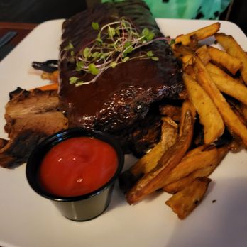 Babes Grill House - Deconstructed plate with brisket and ribs - New American Near Me - Palmyra, Pennsylvania Babes Grill House - Deconstructed plate with brisket and ribs - New American Near Me - Palmyra, Pennsylvania