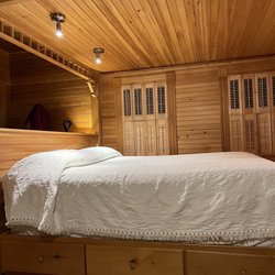 Kilby House Inn - Studio bedroom setup