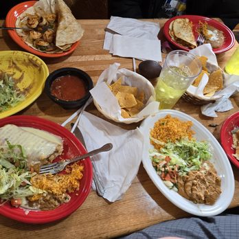 Cabanas Mexican Restaurant - Shrimp and crab chimichanga, chicken quesadilla, Jalisco Super Quesadilla and Super shrimp Quesadilla. - Mexican Near Me - Terre Haute, Indiana Cabanas Mexican Restaurant - Shrimp and crab chimichanga, chicken quesadilla, Jalisco Super Quesadilla and Super shrimp Quesadilla. - Mexican Near Me - Terre Haute, Indiana